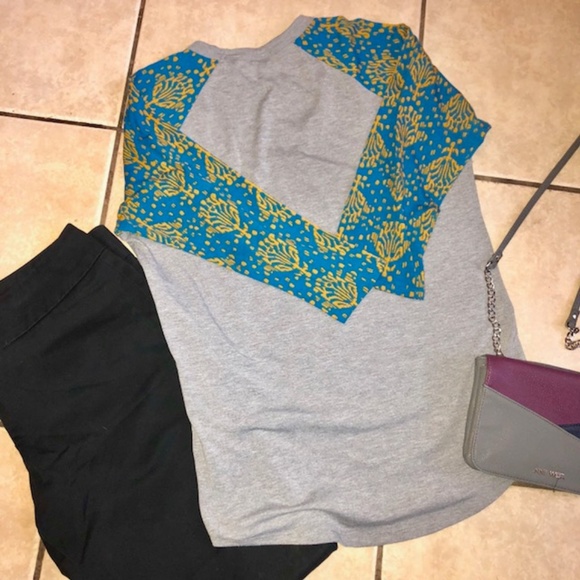 LulaRoe Randy Baseball Style Top - Picture 3 of 6